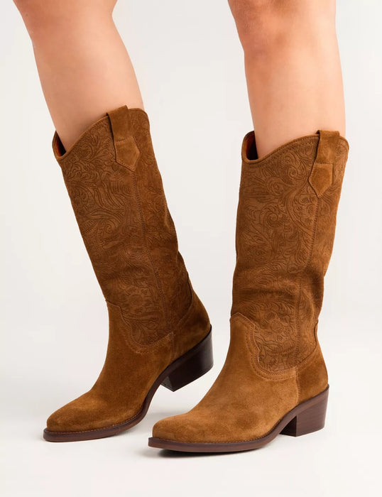 (Penelope Chilvers) Goldie Cordoban Suede Boot (Women's)