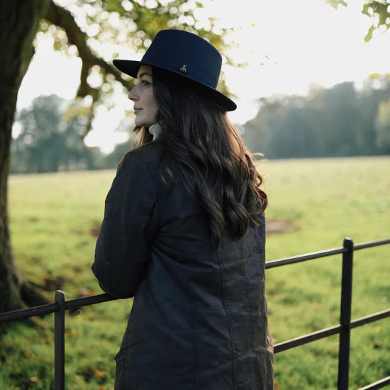 (Hicks & Brown) Darsham Wax Fedora Hat - Navy (Women's)