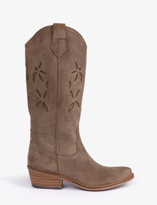 (Penelope Chilvers) Jasmine Embroidered Cowboy Boot (Women's)